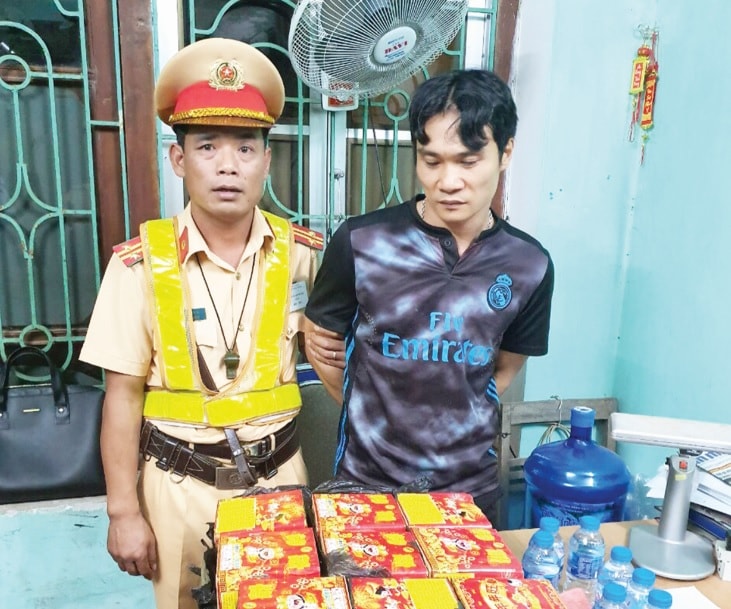 Bắc Giang: Bắt đối tượng  vận chuyển pháo