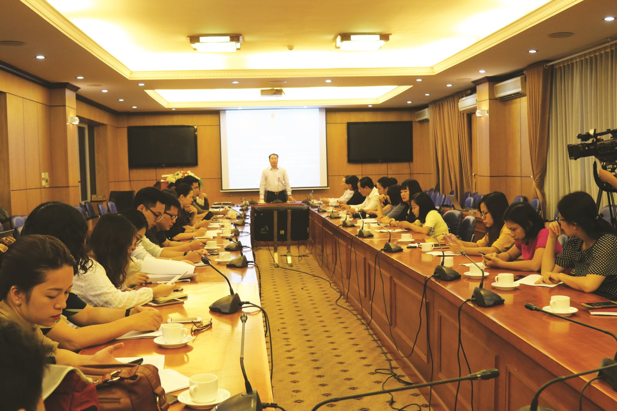 Toàn cảnh buổi Tọa đàm.