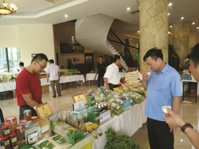 Các sản phẩm của HTX Như Cố được đông đảo người tiêu dùng biết đến và chọn lựa.
