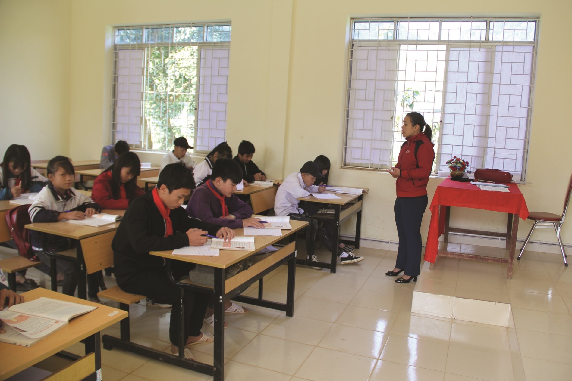 Cơ sở vật chất giáo dục cho vùng DTTS và miền núi ngày càng được quan tâm.