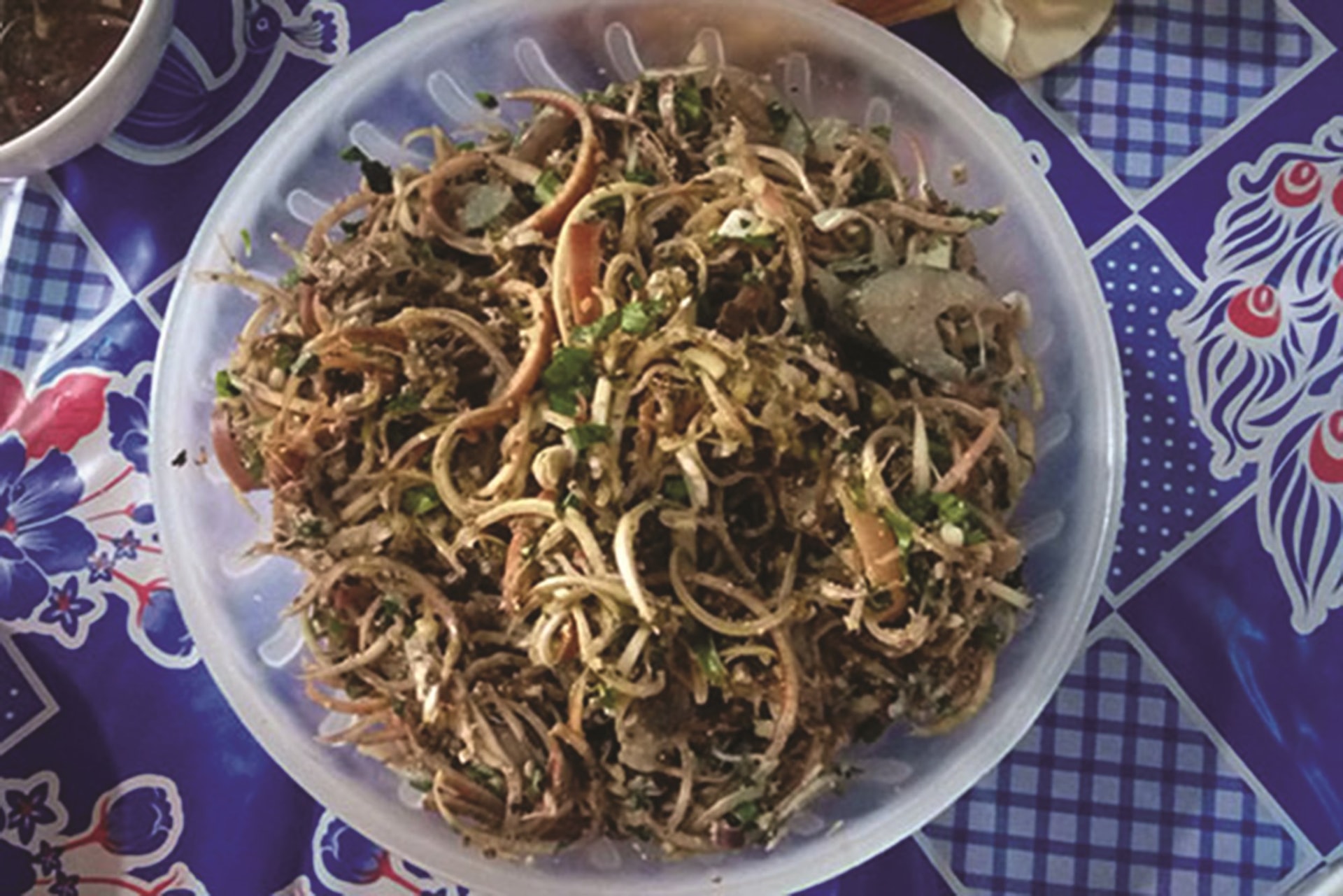 Gỏi cá - món ăn đặc sắc của dân tộc Thái.