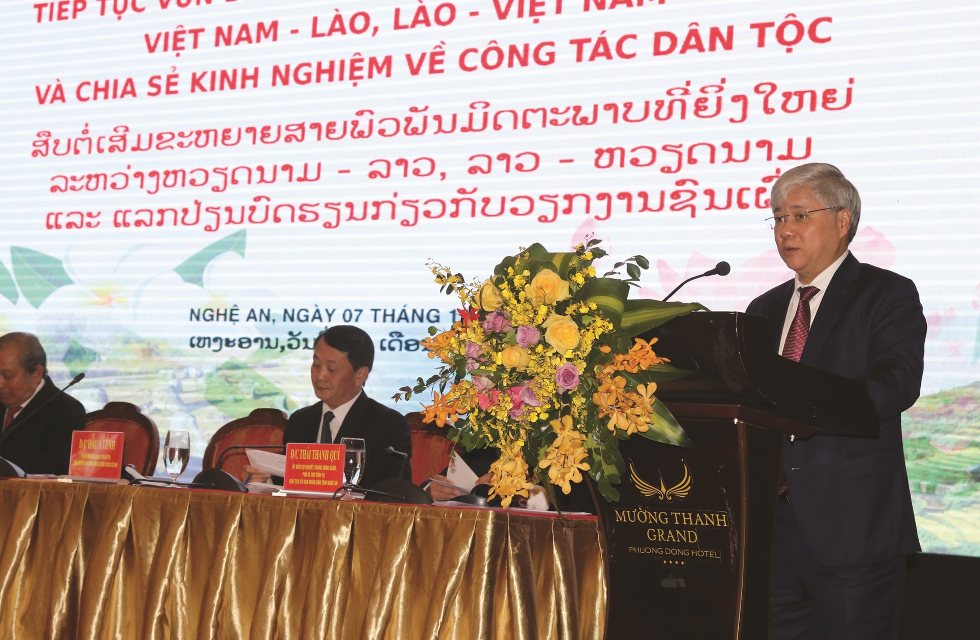 Bộ trưởng, Chủ nhiệm UBDT  Đỗ Văn Chiến phát biểu tại Hội thảo