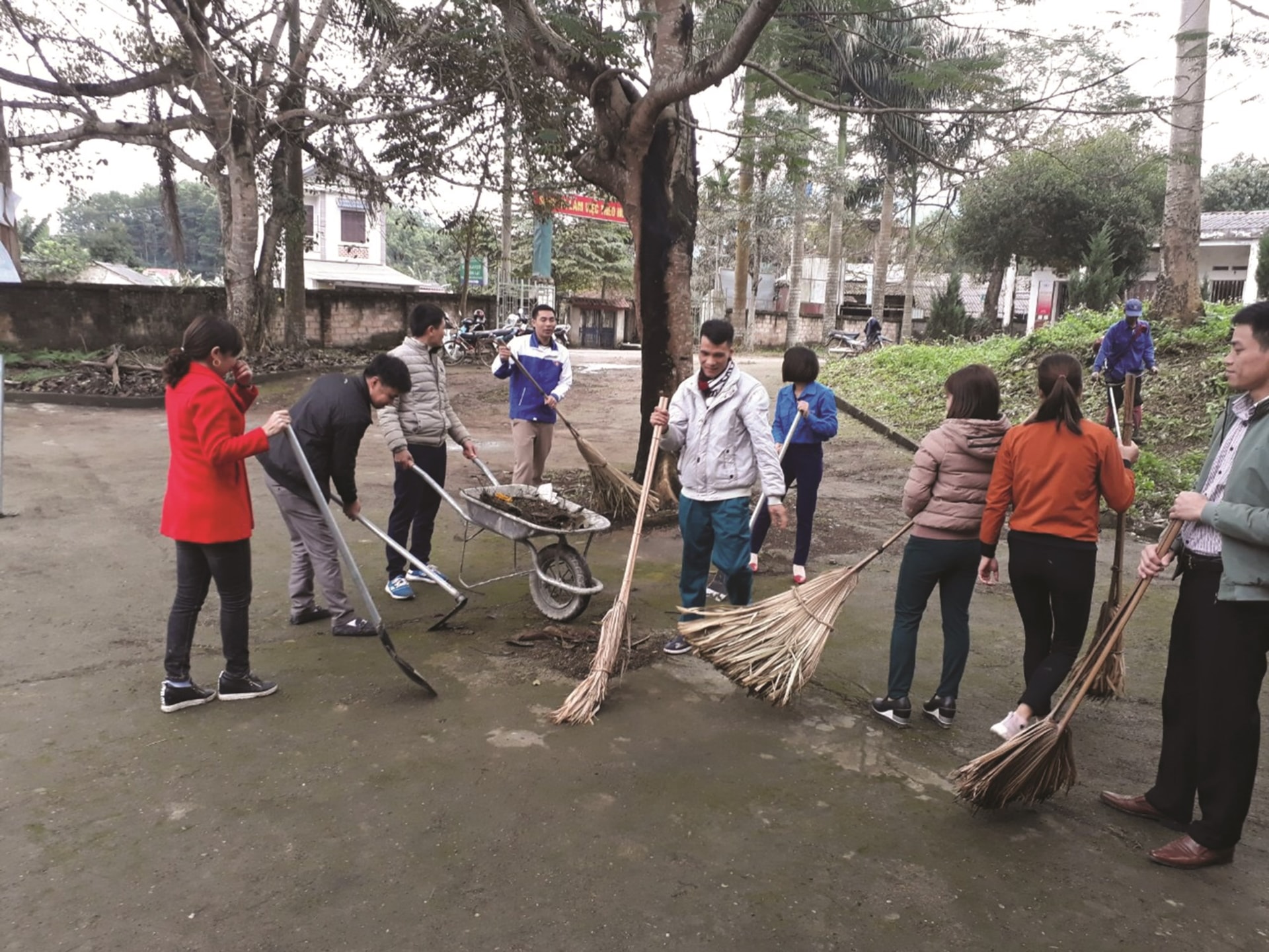 Thanh niên DTTS xã Đồng Lạc, huyện Yên Lập (Phú Thọ) tham gia hoạt động vì cộng đồng.