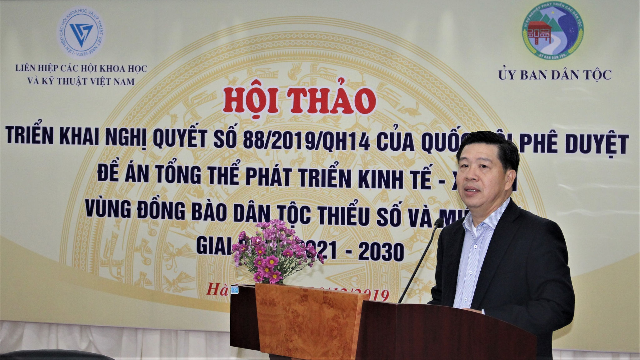 Thứ trưởng, Phó Chủ nhiệm UBDT Lê Sơn Hải phát biểu tại Hội thảo