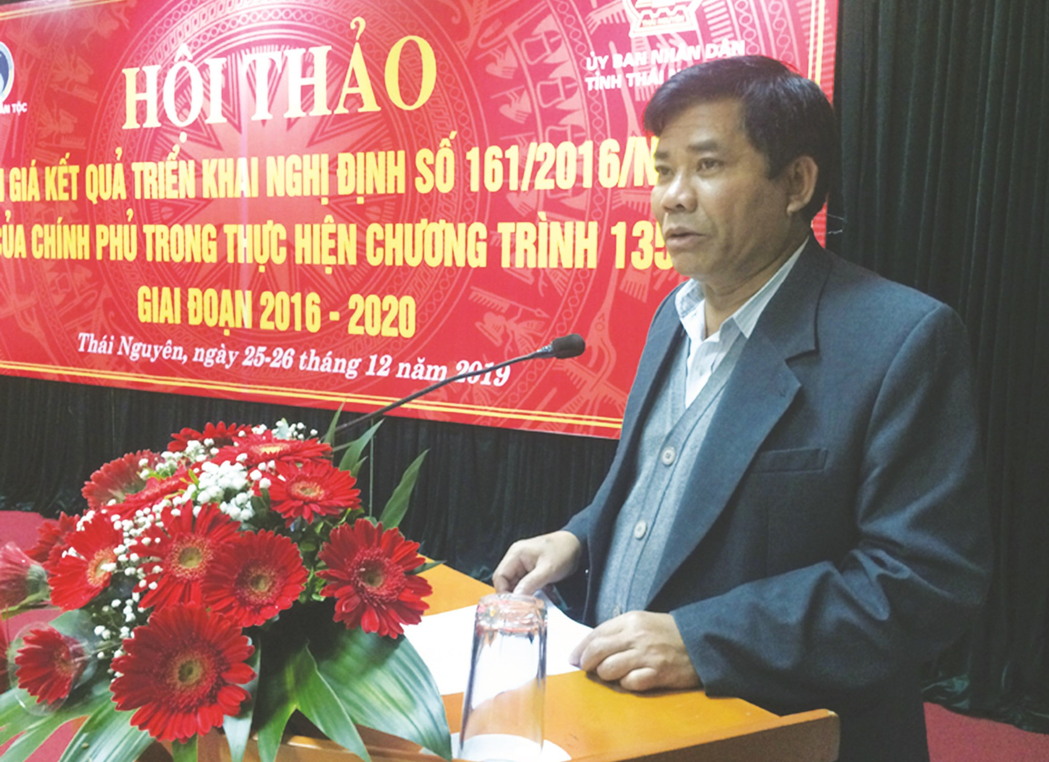 Thứ trưởng, Phó Chủ nhiệm Y Thông phát biểu tại Hội thảo