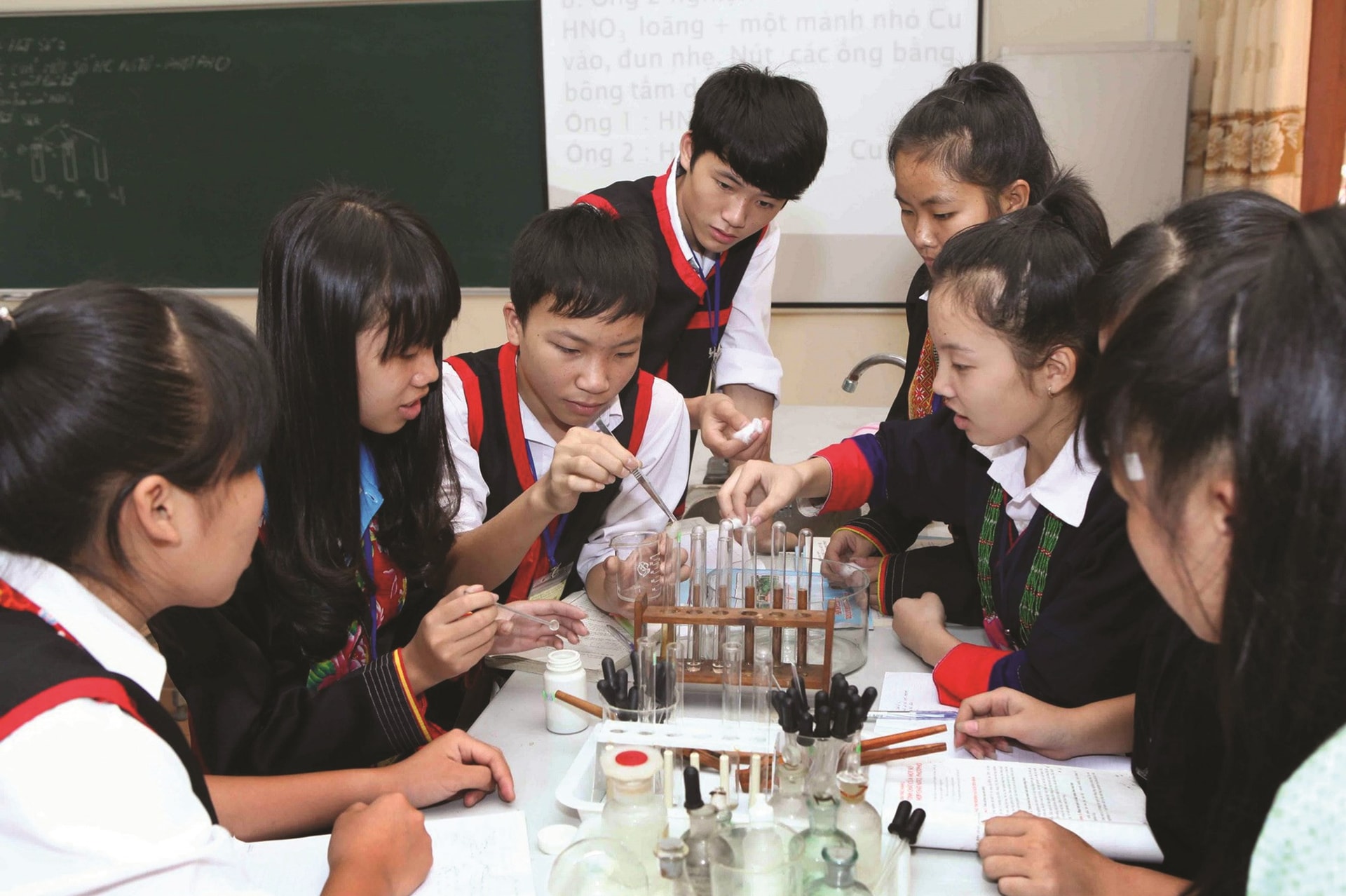 Môi trường đào tạo chuyên biệt góp phần nâng cao chất lượng đào tạo học sinh DTTS và miền núi