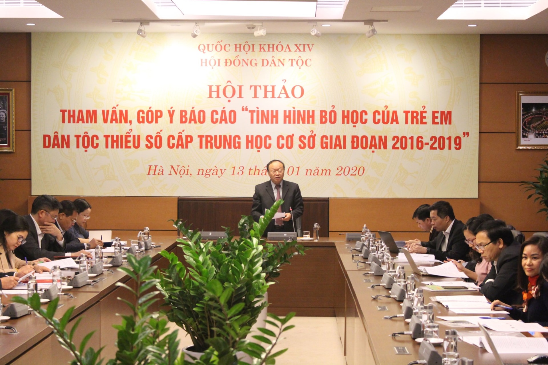 Hội thảo đã khuyến nghị nhiều giải pháp nhằm hạn chế tình trạng học sinh DTTS cấp THCS bỏ học 