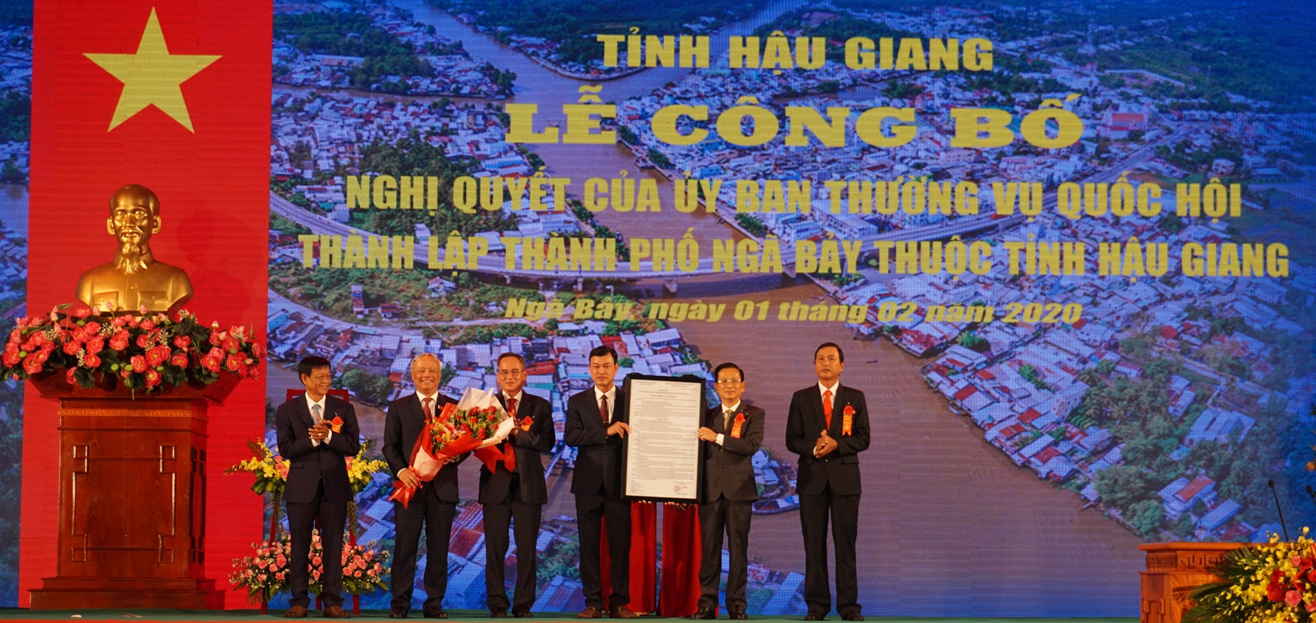 Lễ Công bố Nghị quyết của Ủy ban Thường vụ Quốc hội thành lập TP. Ngã Bảy thuộc tỉnh Hậu Giang