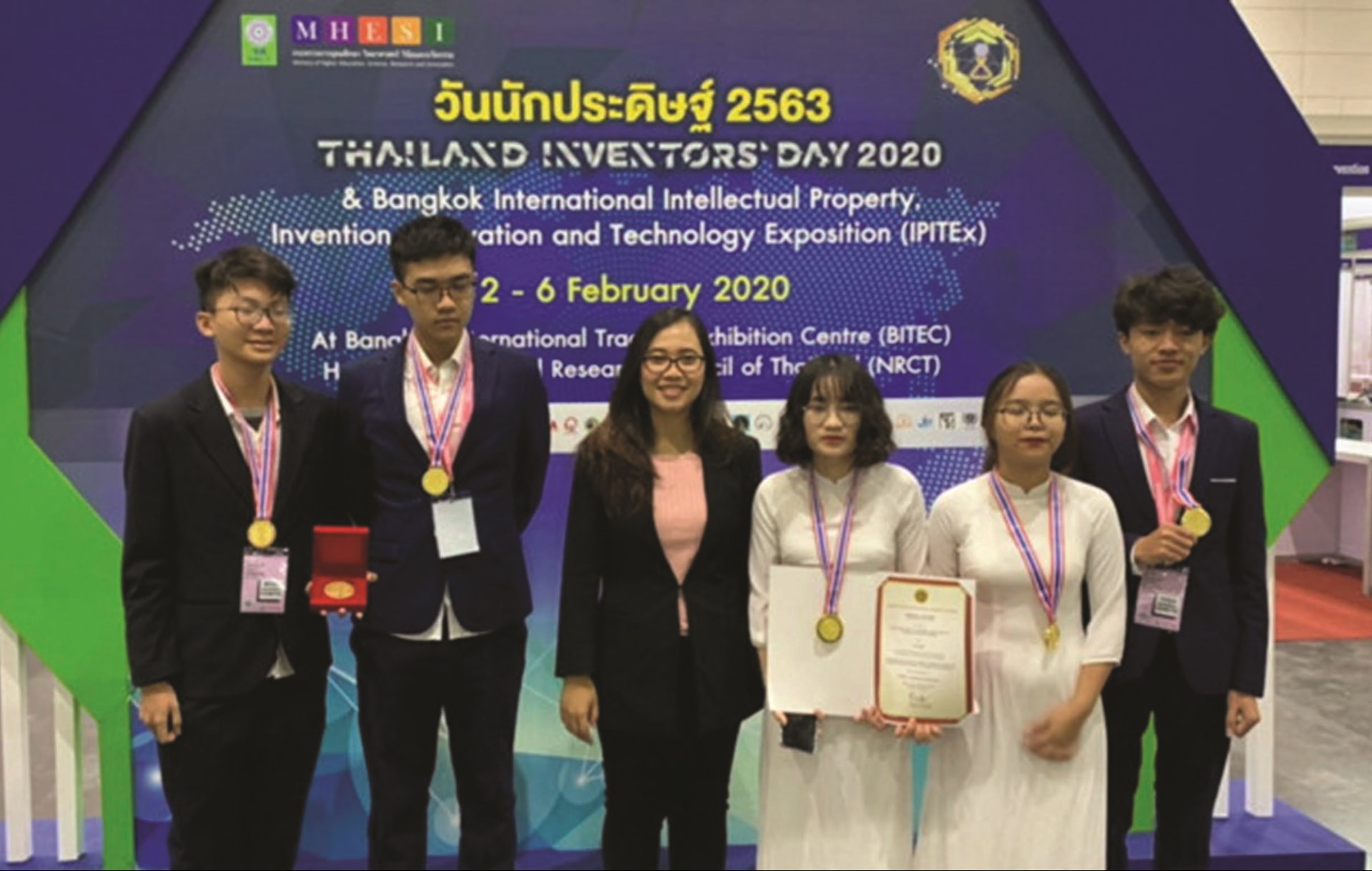 5 học sinh đoạt Giải vàng IPITEx và Giải đặc biệt từ INNOPA