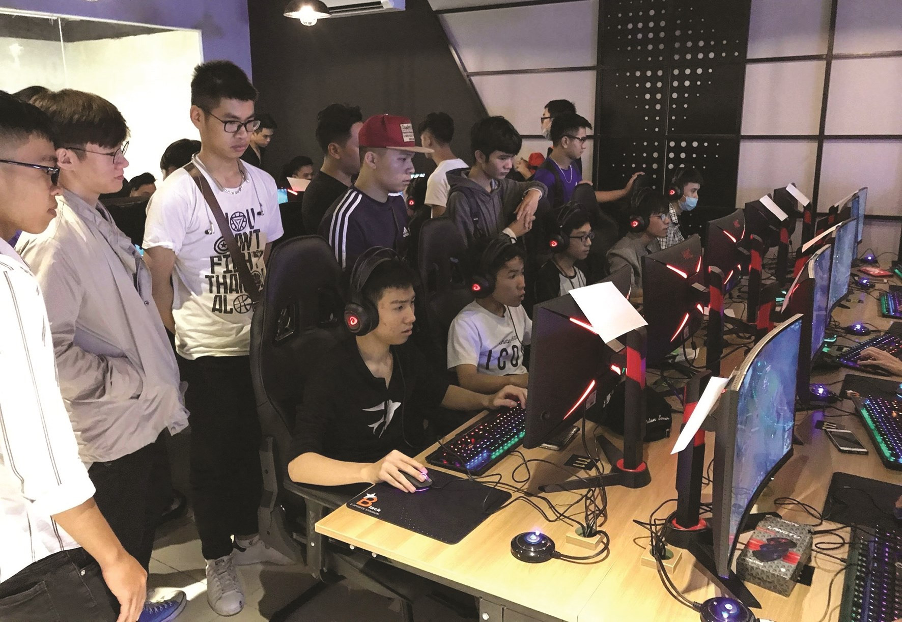 Rất khó để quản lý nội dung người dùng truy cập tại các điểm đại lý internet công cộng