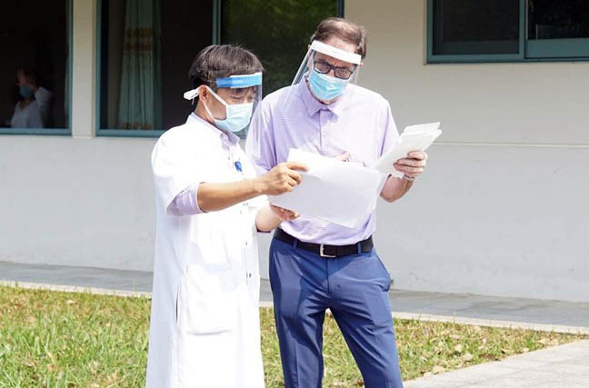 BN 49 trong ngày khỏi bệnh/ xuất viện, chuyển theo dõi sức khoẻ tại khu cách ly tập trung để cách ly 14 ngày theo quy định