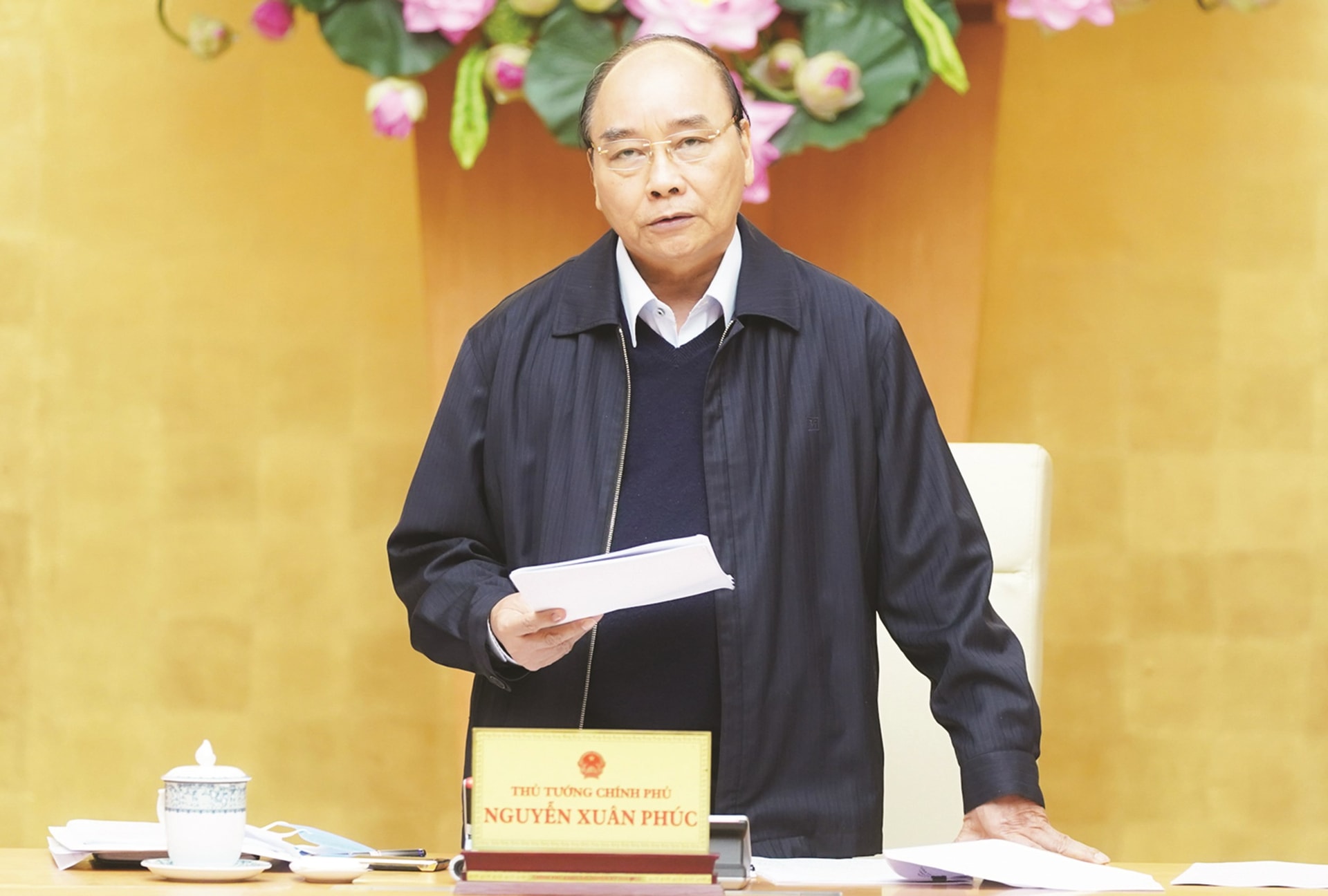 Thủ tướng  Nguyễn Xuân Phúc phát biểu tại cuộc họp.