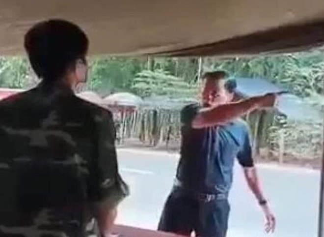 Ông Lưu Văn Thanh phản ứng tại chốt kiểm dịch Covid-19  Ngã ba Sóc Gòn - phường Phú Thịnh, thị xã Bình Long