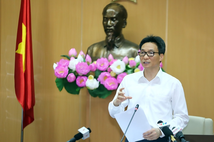 Phó Thủ tướng Vũ Đức Đam phát biểu tại cuộc họp. (Ảnh: Đình Nam) 