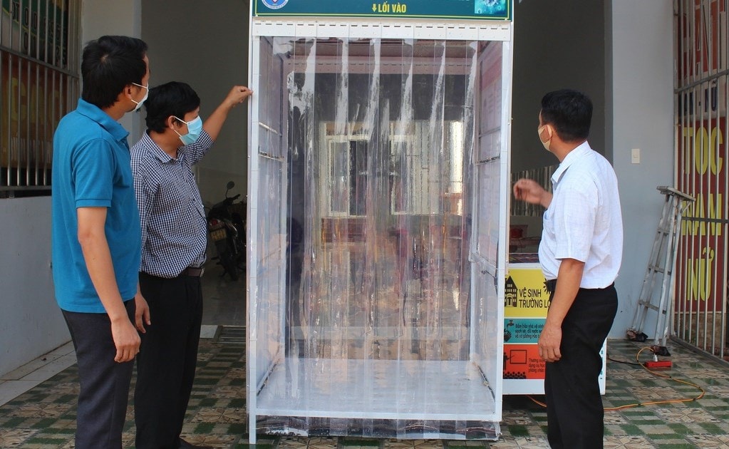 Buồng khử khuẩn do giáo viên trường THPT Trường Chinh chế tạo (Ảnh minh họa)