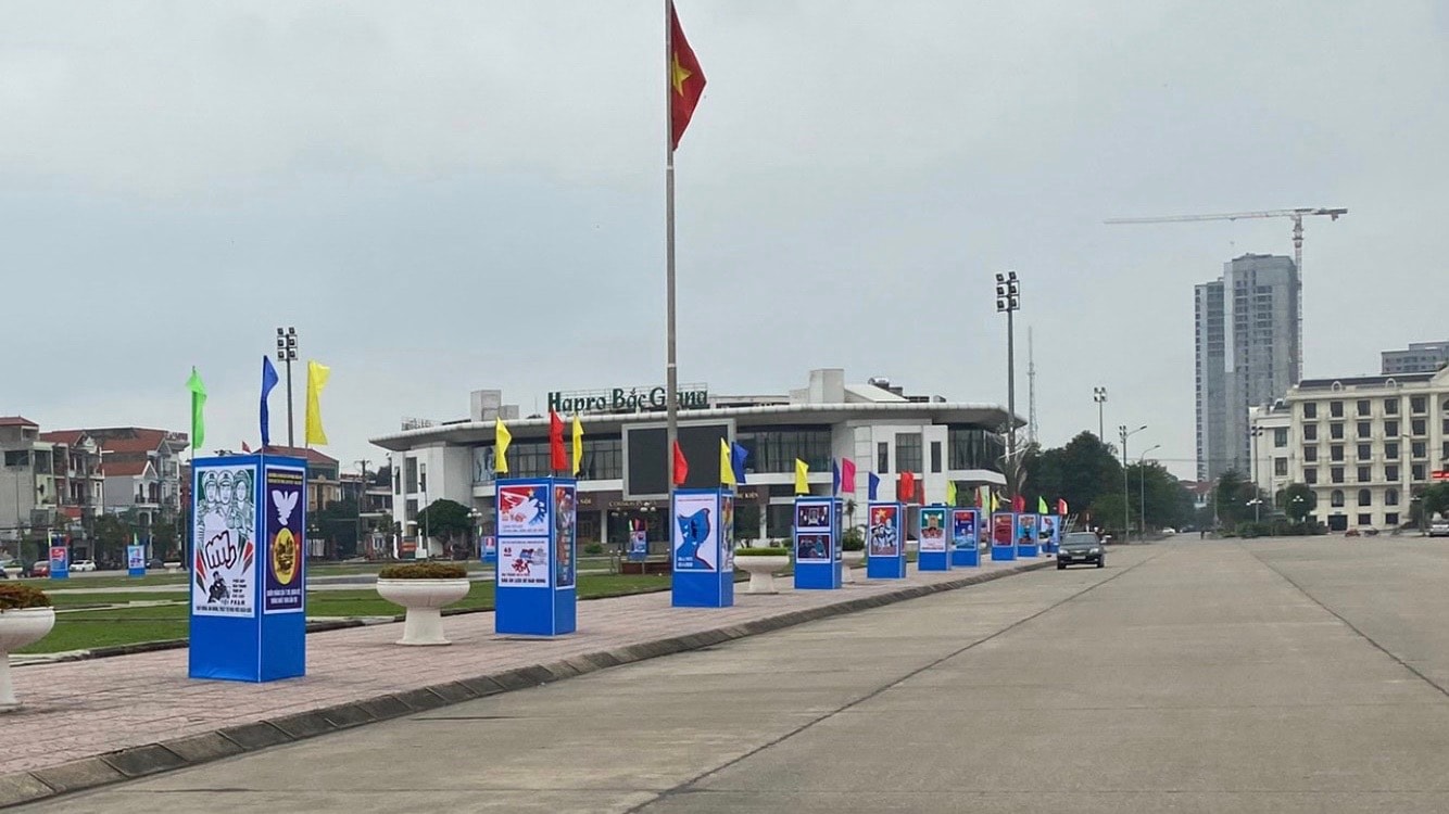 Triển lãm trưng bày 120 tác phẩm