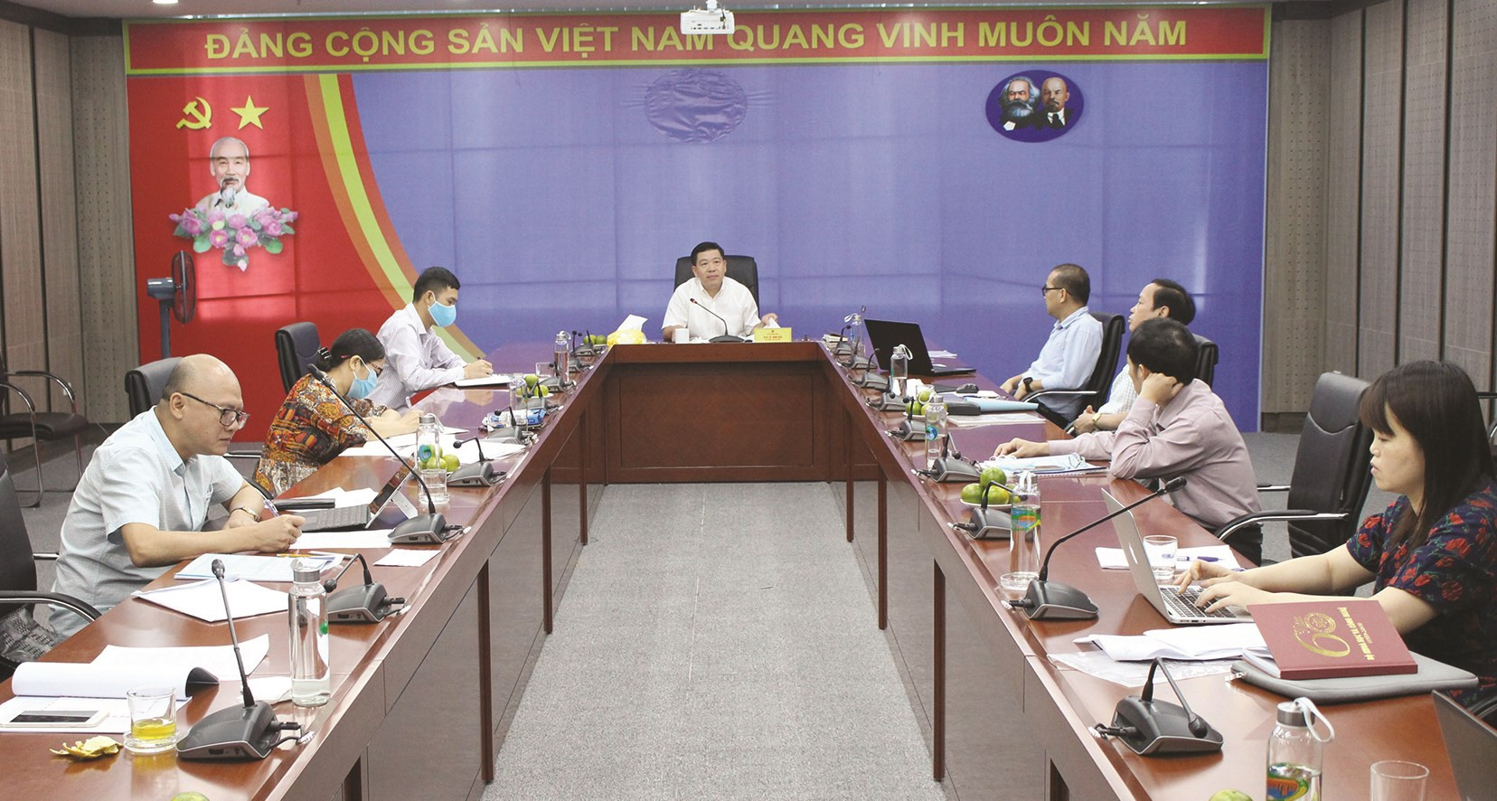 Toàn cảnh buổi họp