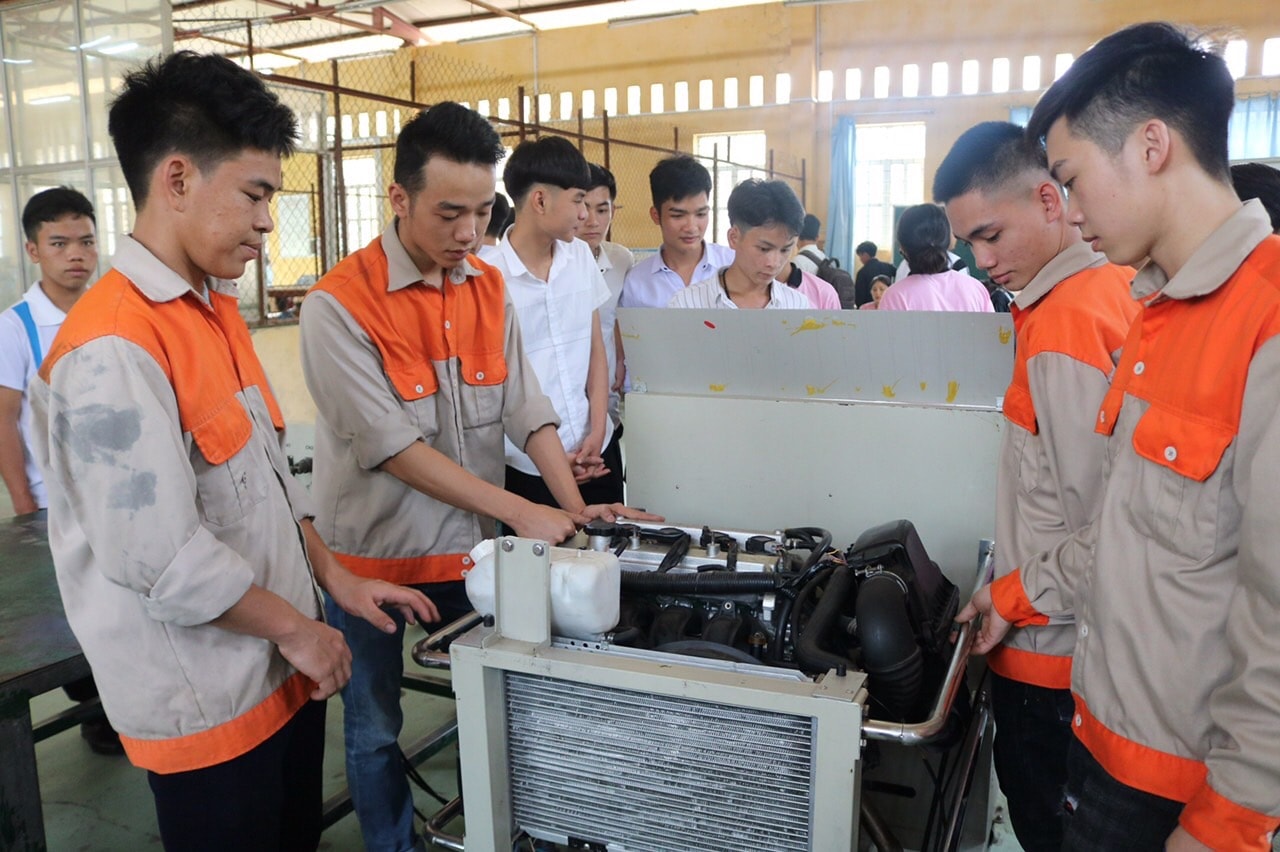 Nâng cao chất lượng đào tạo góp phần bảo đảm đầu ra cho HSSV của nhà trường sau khi tốt nghiệp