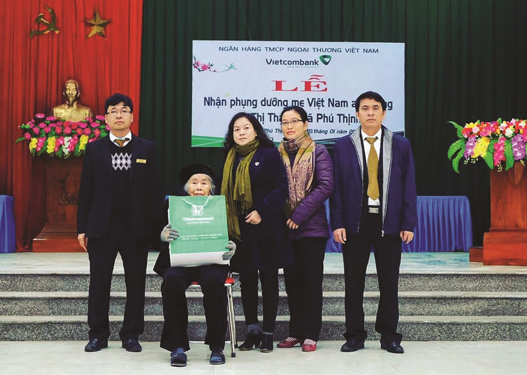 Vietcombank Vĩnh Phúc nhận phụng dưỡng Mẹ Việt Nam Anh hùng trên địa bàn tỉnh Vĩnh Phúc