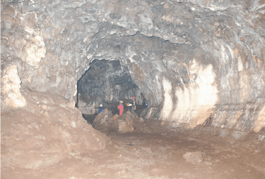 Những hang động núi lửa nguyên sơ