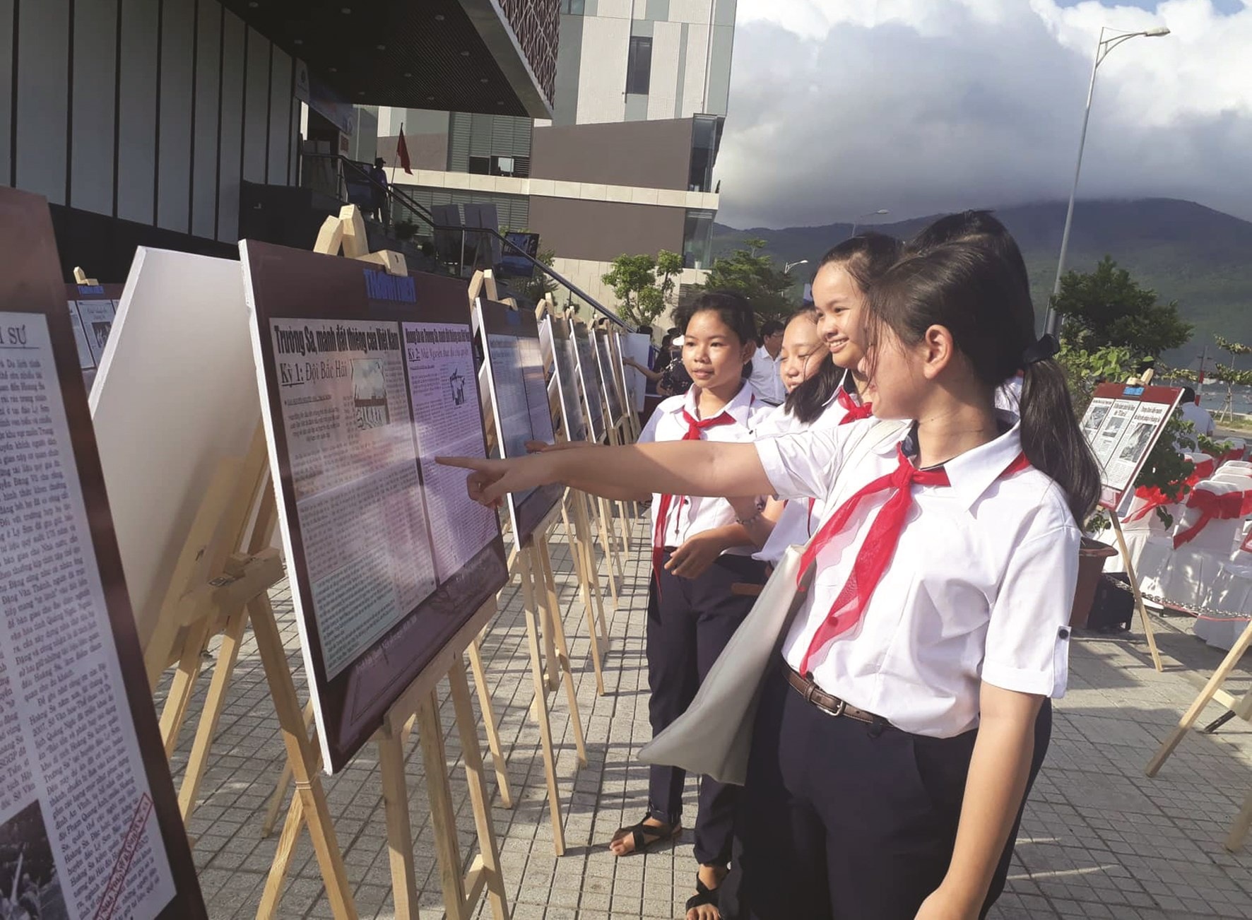 Nội dung GDĐP là tài liệu bồi dưỡng cho học sinh tình yêu quê hương.  (Ảnh minh họa)