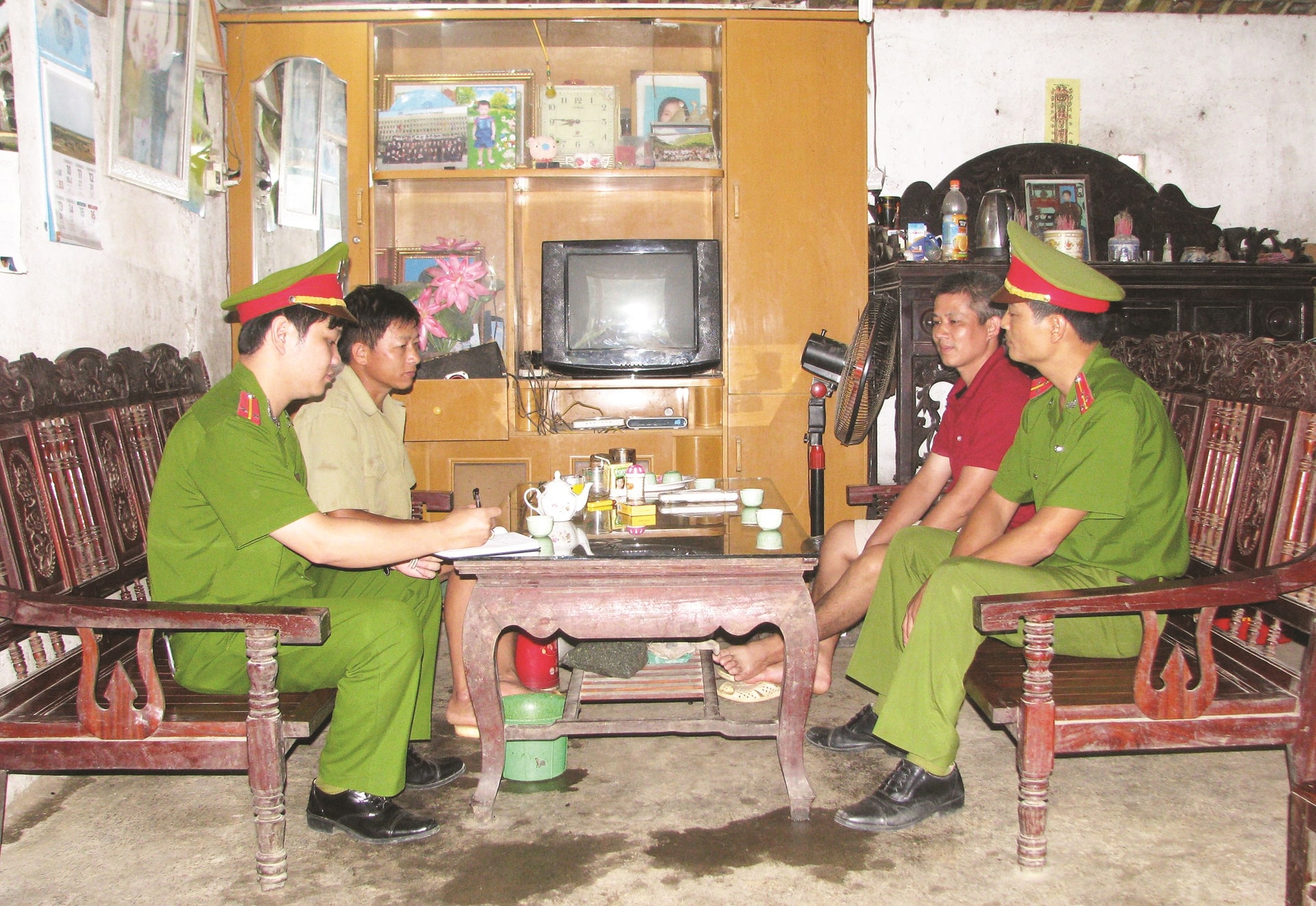 Công an xã Bảo Toàn, huyện Bảo Lạc luôn gần dân, bám dân, thực hiện TTPBGDPL