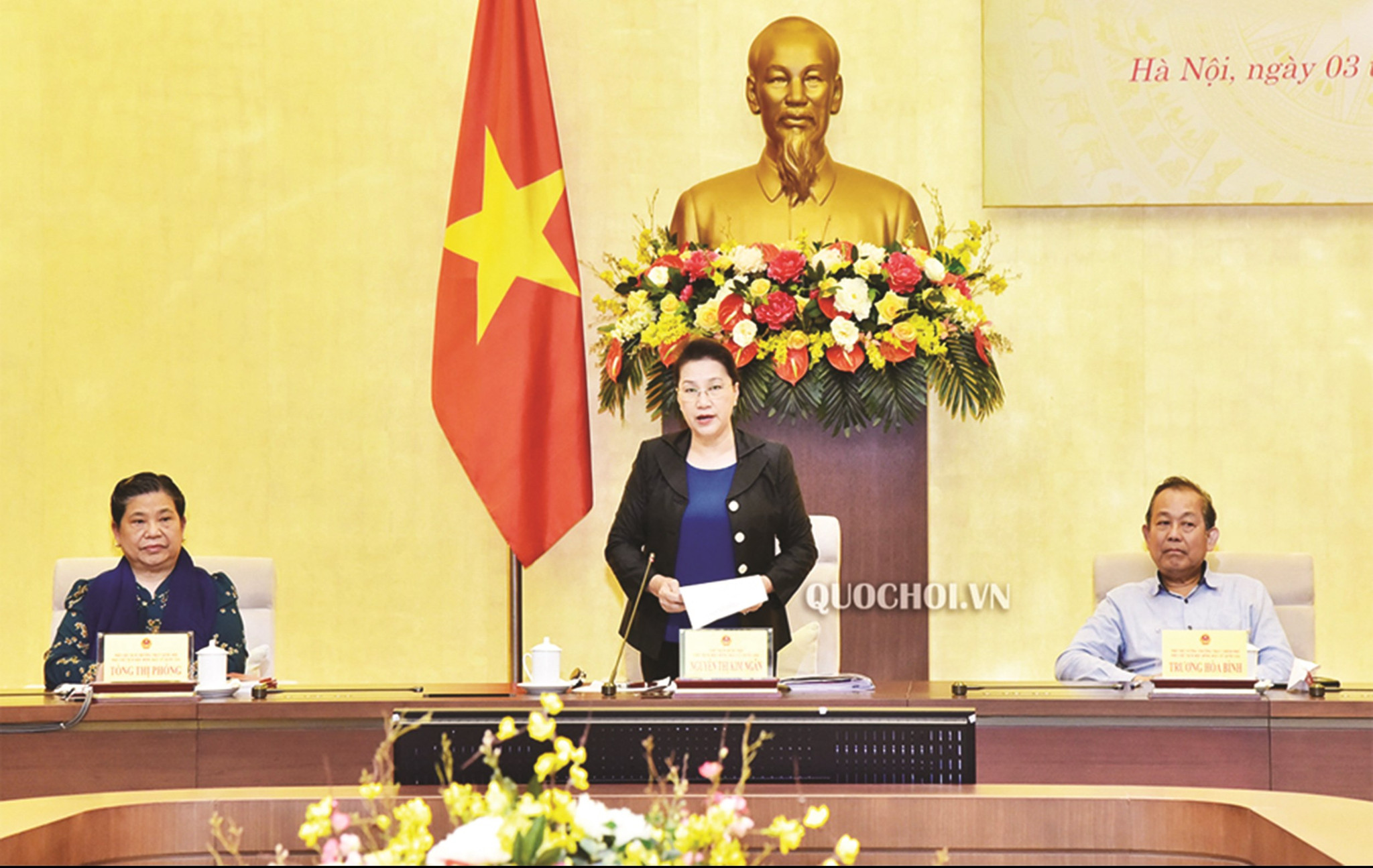 Ủy viên Bộ Chính trị, Chủ tịch Quốc hội  Nguyễn Thị Kim Ngân, Chủ tịch Hội đồng Bầu cử quốc gia phát biểu tại Phiên họp.