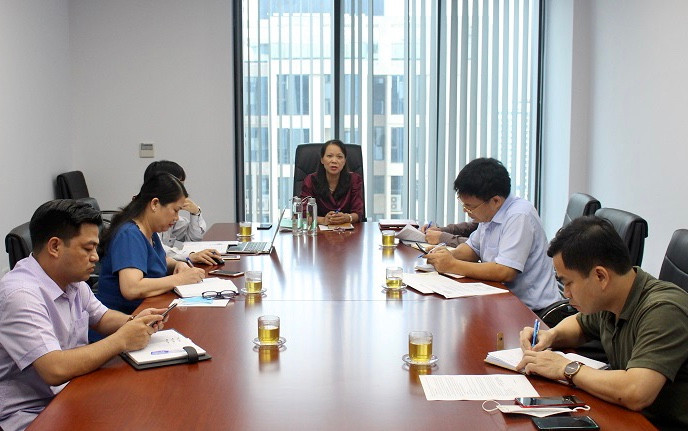 Thứ trưởng, Phó Chủ nhiệm UBDT Hoàng Thị Hạnh chủ trì buổi làm việc
