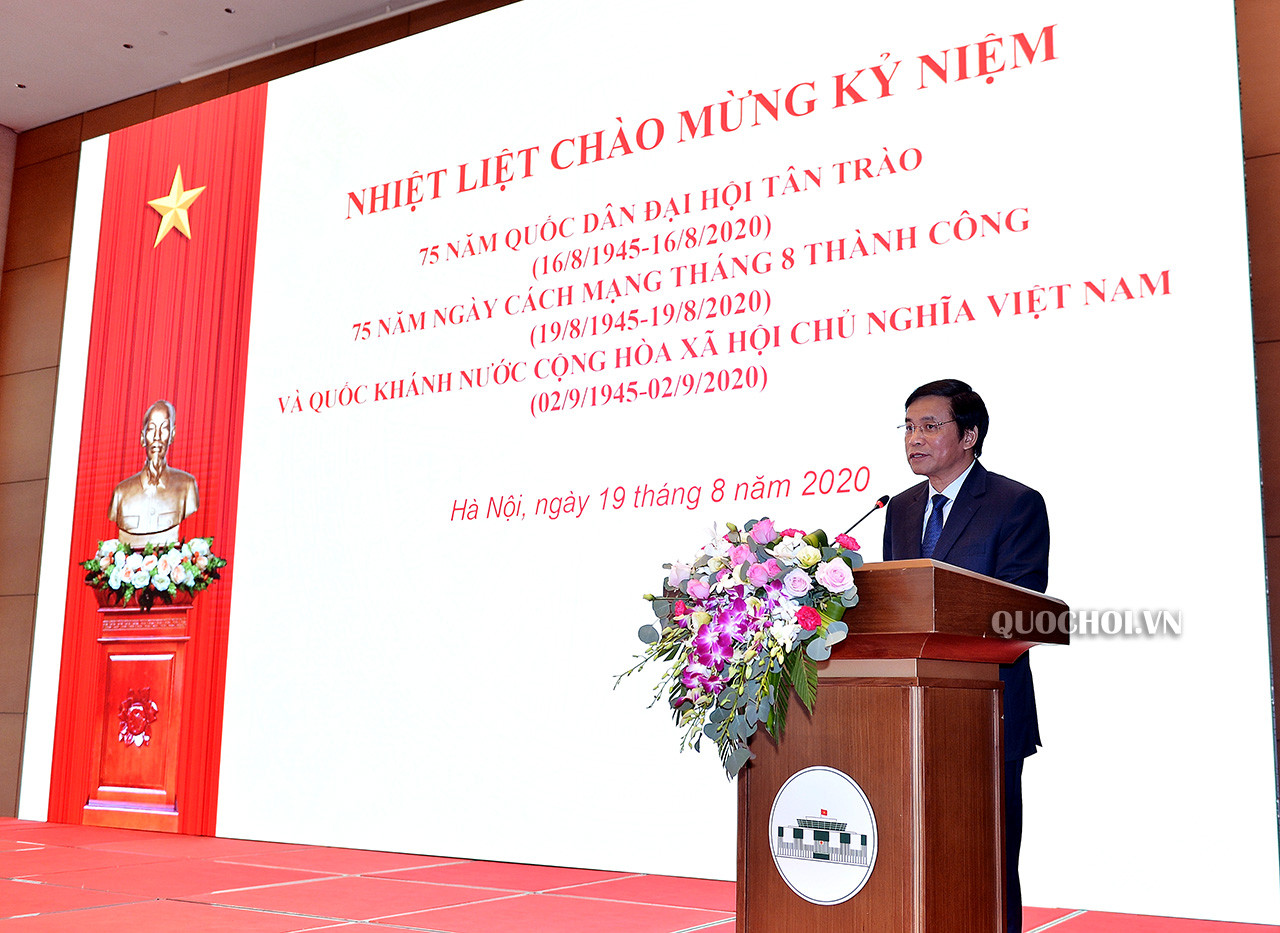 Tổng Thư ký Quốc hội, Chủ nhiệm Văn phòng Quốc hội Nguyễn Hạnh Phúc phát biểu tại buổi lễ