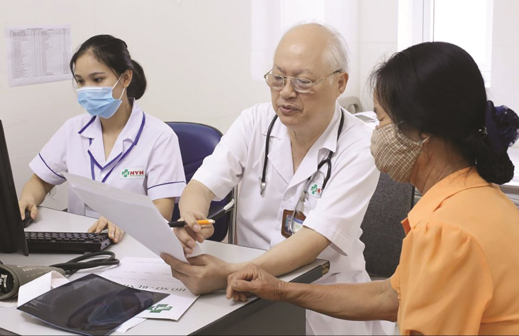 Người dân nên đến cơ sở y tế khám chữa bệnh