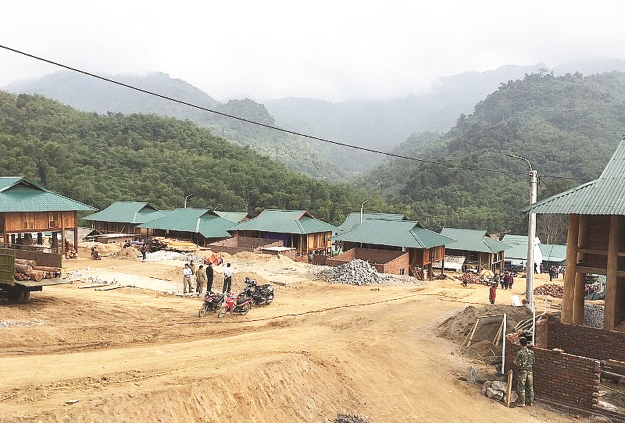 Những ngôi nhà mới khang trang, an toàn đã hiện hữu ở Sa Ná