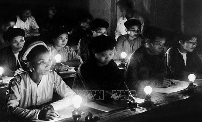 “Bình dân học vụ” là phong trào xóa nạn mù chữ trong toàn dân, được Chính phủ lâm thời nước Việt Nam Dân chủ Cộng hòa phát động ngày 8/9/1945, ngay sau khi Việt Nam giành được độc lập, nhằm giải quyết