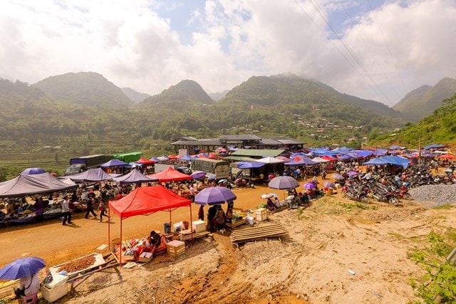 Chợ phiên Cán Cấu thuộc địa phận xã Cán Cấu, huyện Si Ma Cai, tỉnh Lào Cai. (Ảnh: Minh Sơn/Vietnam+)