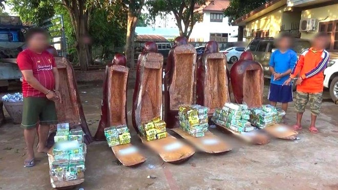 Ma túy được cất dấu trong các pho tượng gỗ