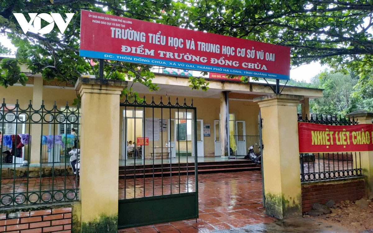 Tuy nhiên, không phải trường nào của tỉnh Quảng Ninh cũng đủ điều kiện trang thiết bị để bảo đảm truyền đạt tốt nhất kiến thức đến các em học sinh.