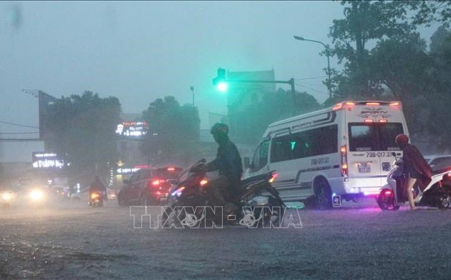 Khu vực Bắc Trung Bộ có mưa rất to với lượng mưa phổ biến 40-100mm. Ảnh: Nguyễn Oanh/TTXVN