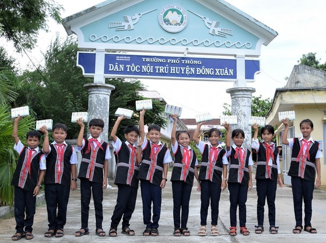 13 năm qua, Quỹ sữa Vươn cao Việt Nam bền bỉ thực hiện sứ mệnh “Để mọi trẻ em đều được uống sữa mỗi ngày”, mang niềm vui uống sữa đến với trẻ em trên mọi miền đất nước.