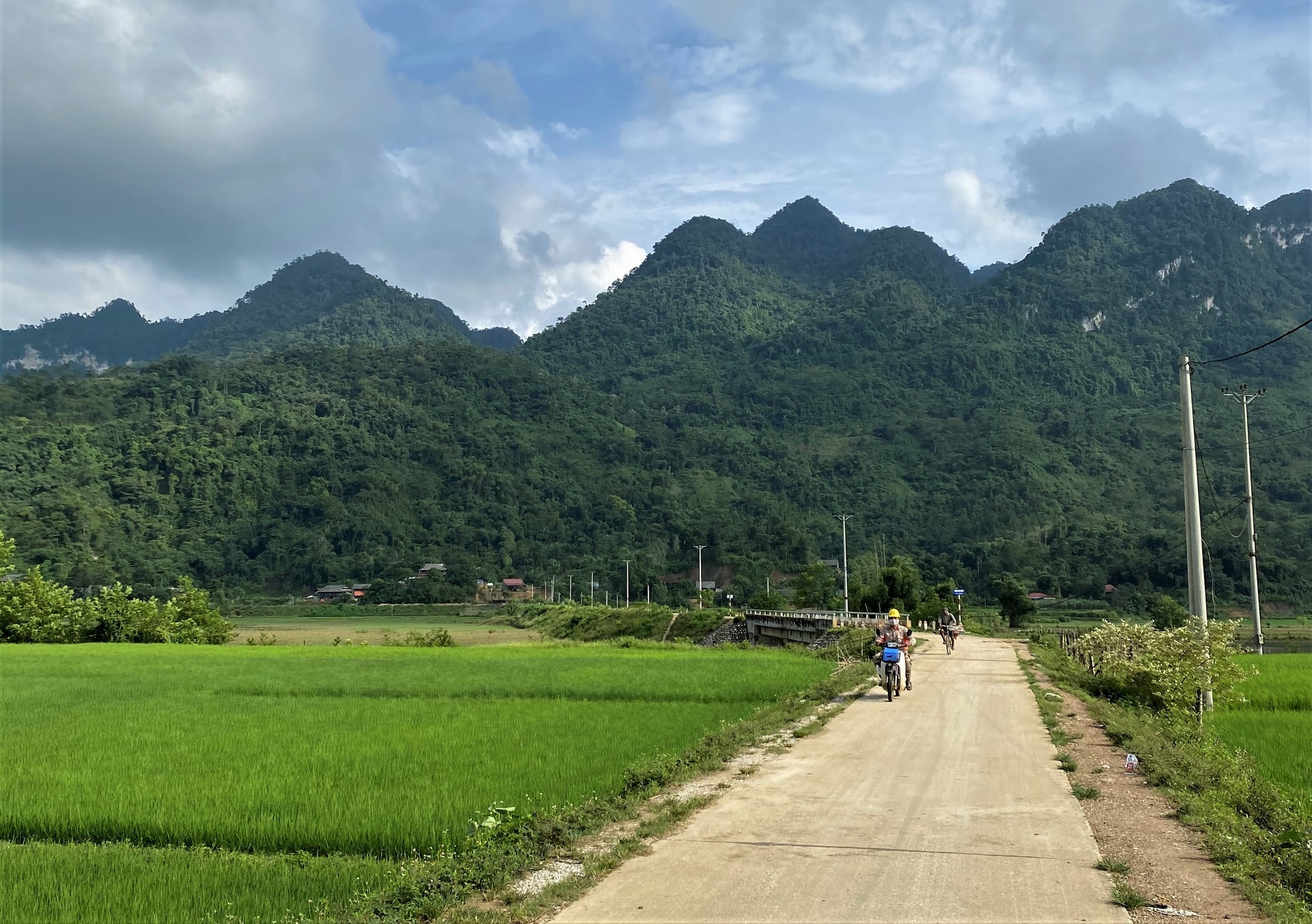 Đường vào xã Nam Cường, huyện Chợ Đồn.