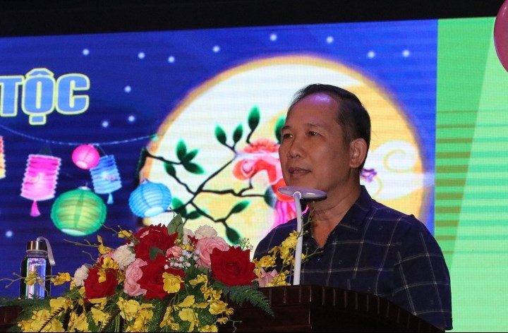 Ông Nguyễn Quang Hải, Chủ tịch Công đoàn UBDT, Tổng Biên tập Tạp chí Dân tộc phát biểu tại Đêm hộ trằng rằm