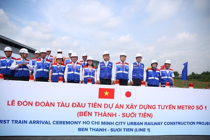 Các lãnh đạo Đảng, Chính quyền TP Hồ Chí Minh có mặt tham dự Lễ đón đoàn tàu