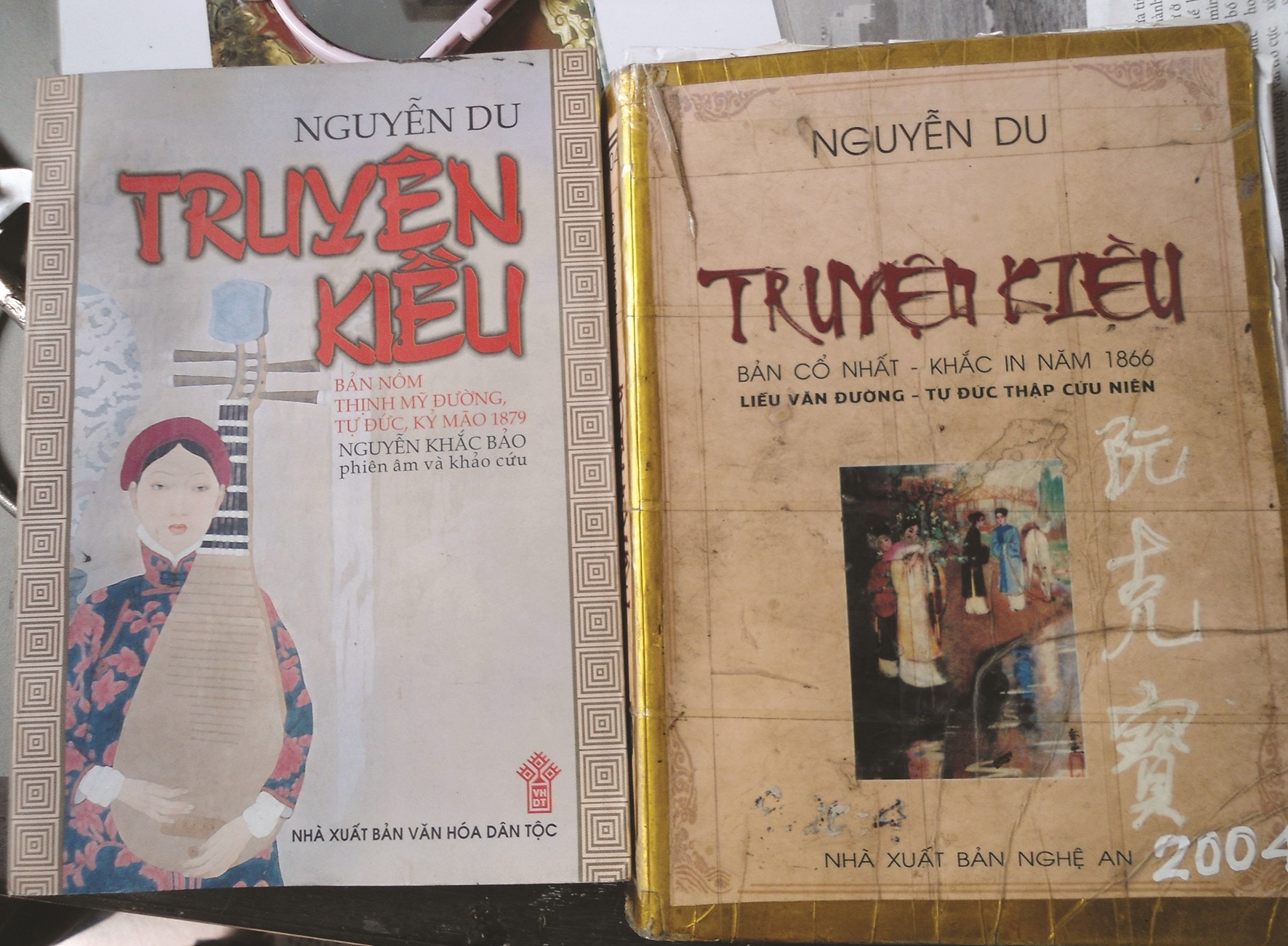 Ông Nguyễn Khắc Bảo đã có trên 20 năm sưu tầm, nghiên cứu,  chỉnh sửa lại bản dịch Truyện Kiều.