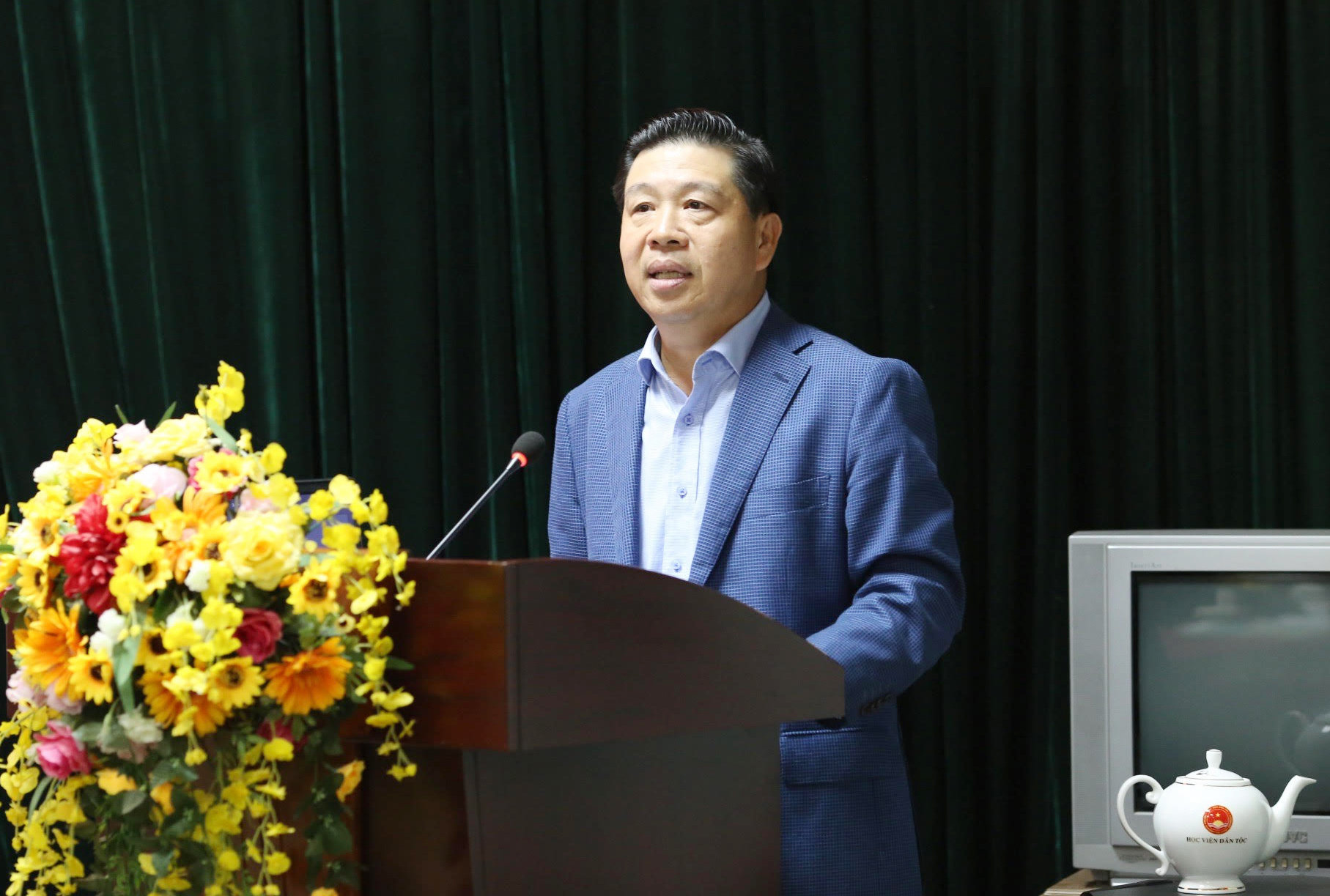 Thứ trưởng, Phó Chủ nhiệm UBDT Lê Sơn Hải phát biểu chỉ đạo Hội nghị 