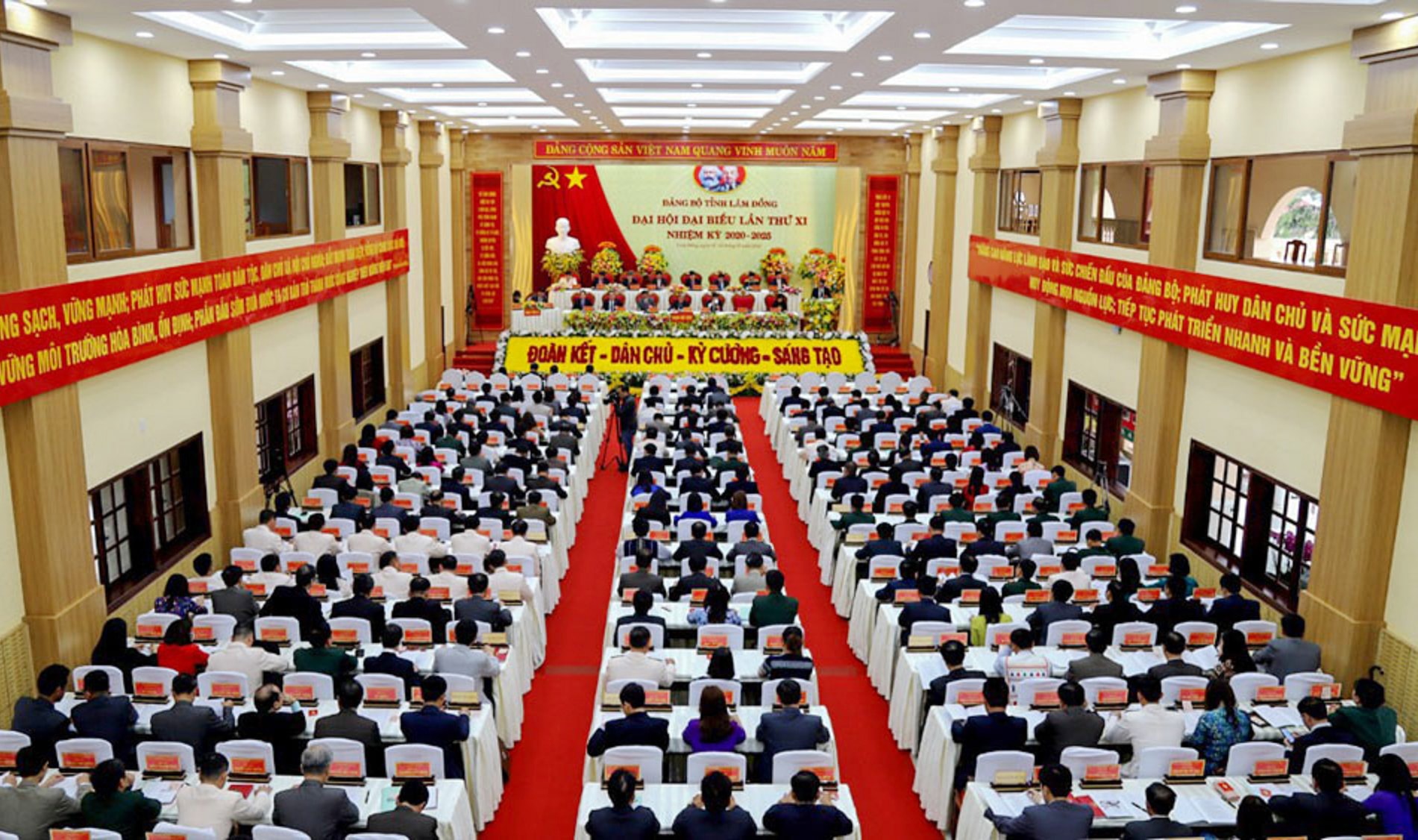 Toàn cảnh Đại hội Đảng bộ tỉnh Lâm Đồng