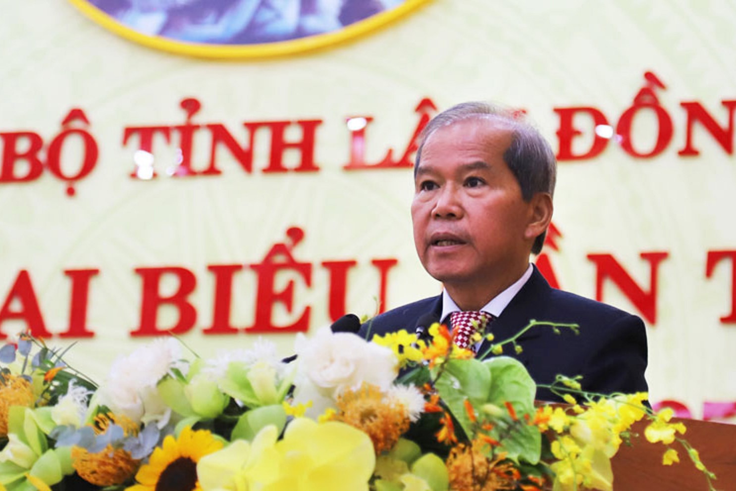 Đồng chí Nguyễn Xuân Tiến - Ủy viên Trung ương Đảng, Bí thư Tỉnh ủy Lâm Đồng phát biểu khai mạc Đại hội