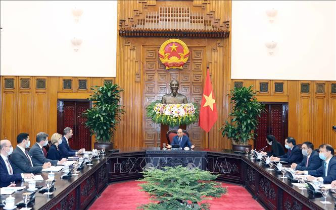 Thủ tướng Nguyễn Xuân Phúc tiếp ông Adam Boehler, Tổng Giám đốc Cơ quan tài chính phát triển Hoa Kỳ. Ảnh: Thống Nhất/TTXVN