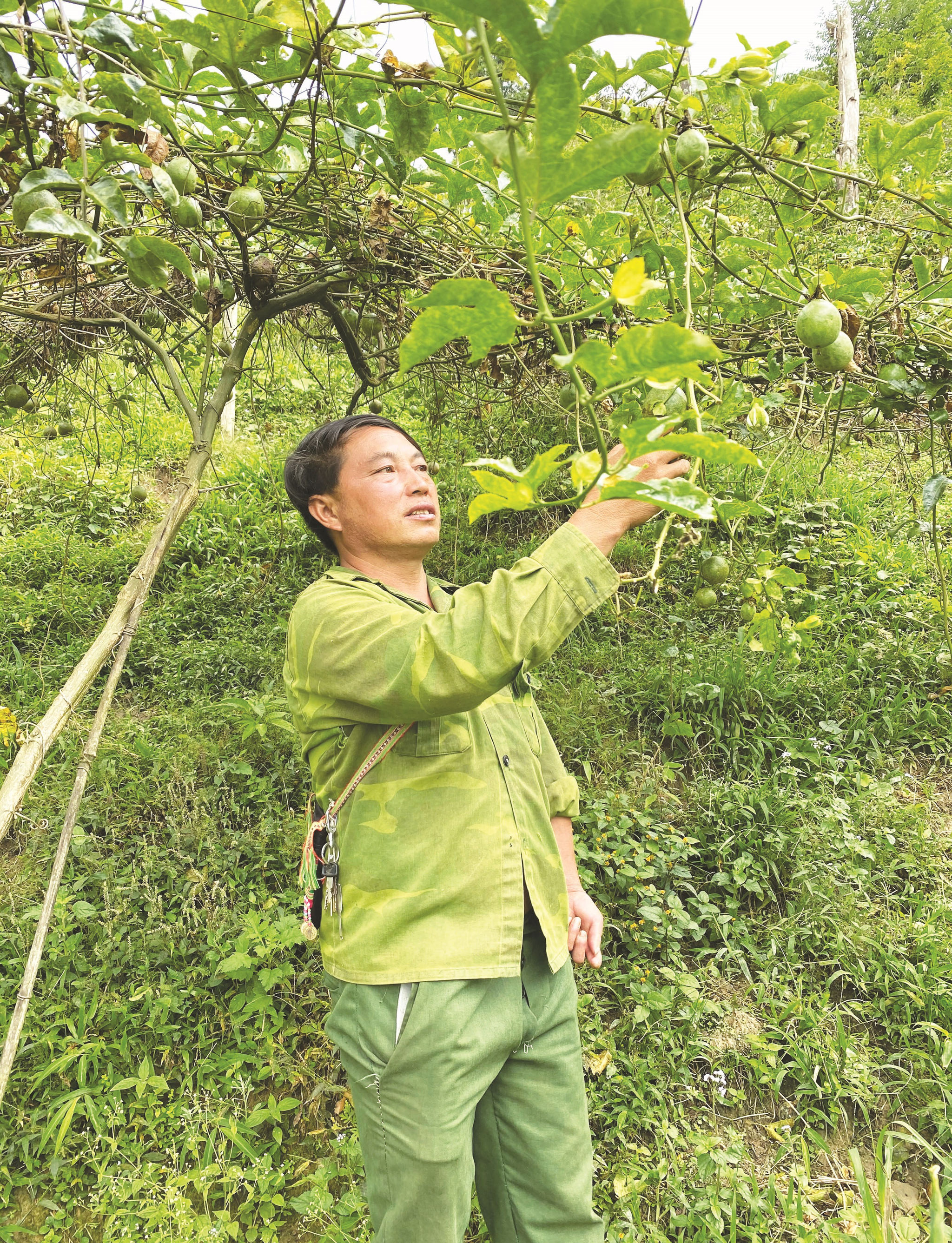 Và Xáy Đà từ cậu bé mồ côi, một thanh niên tàn tật, đã vượt qua số phận, vươn lên làm giàu.