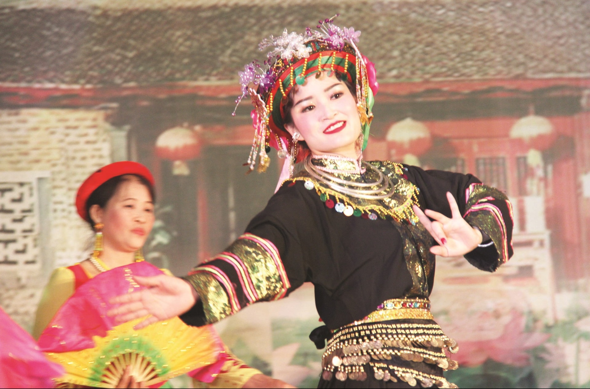 Các cung văn tại một giá hầu đồng