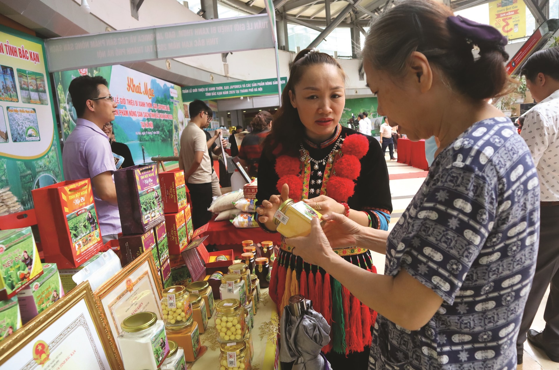 Phát triển các điểm bán hàng  và quảng bá góp phần đưa sản phẩm đến tay người tiêu dùng. 