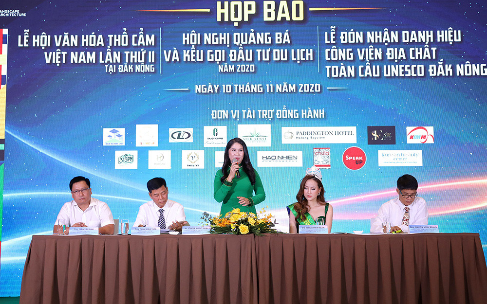 Bà Tôn Thị Ngọc Hạnh, Phó Chủ tịch tỉnh Đắk Nông thông tin về Lễ hội văn hóa thổ cẩm.