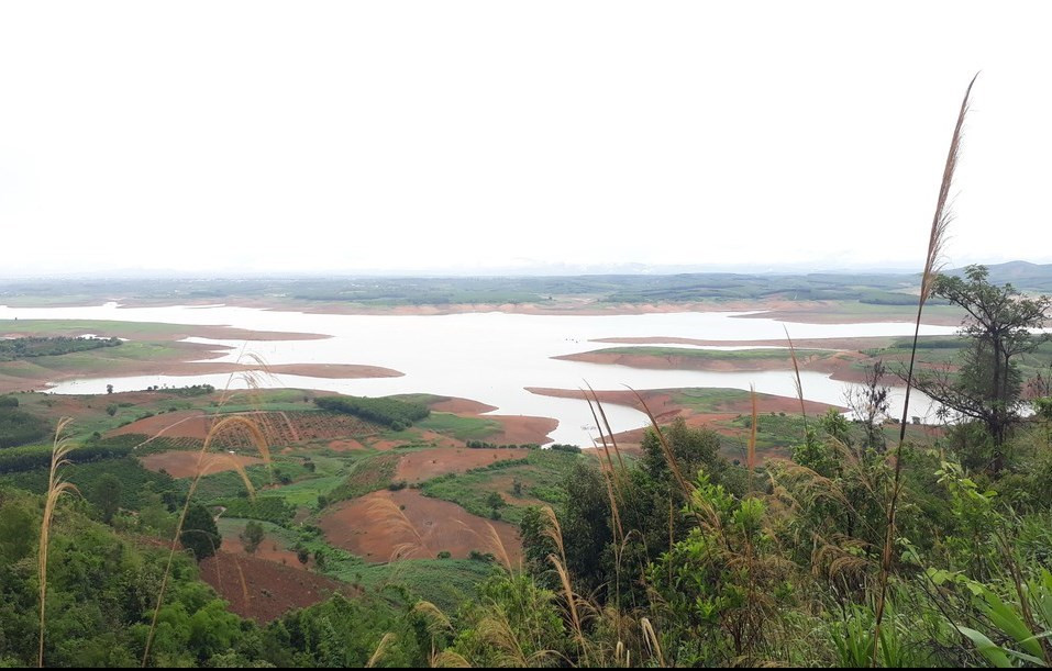 Bờ sông Pô Kô, nơi người dân Đăk Wơk Yốp từng dựng lều, lẩn trốn cán bộ